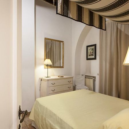 Teatro Pace Apartment Рим Екстериор снимка